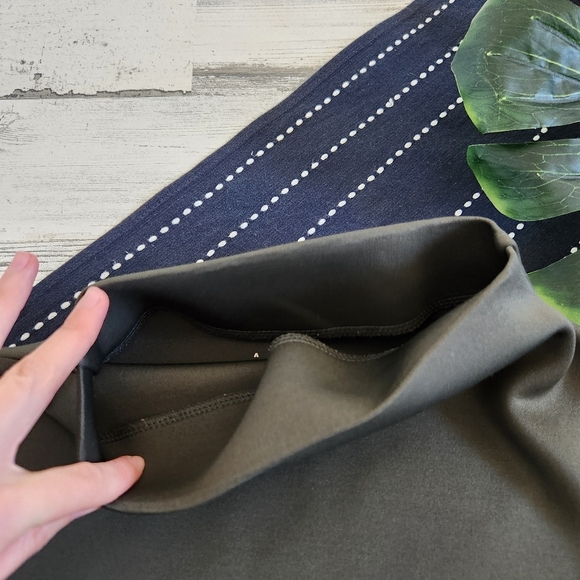 Aday Like A Boss Pullover Mock Neck Moss Green Size XL - Picture 3 of 7